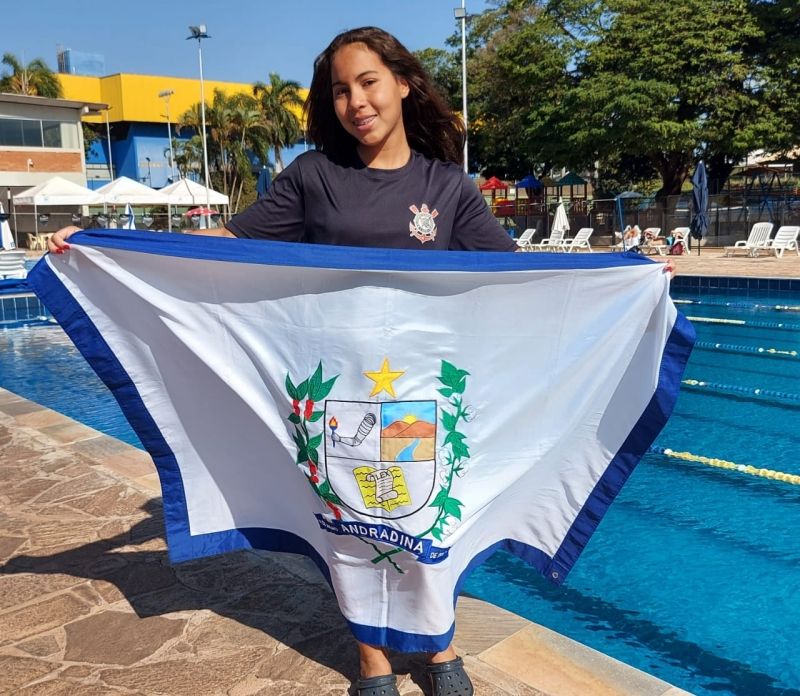 Nadadora de Andradina, Julia Naomi Utida, é convocada para a Seleção Brasileira Escolar de Natação - Divulgação
