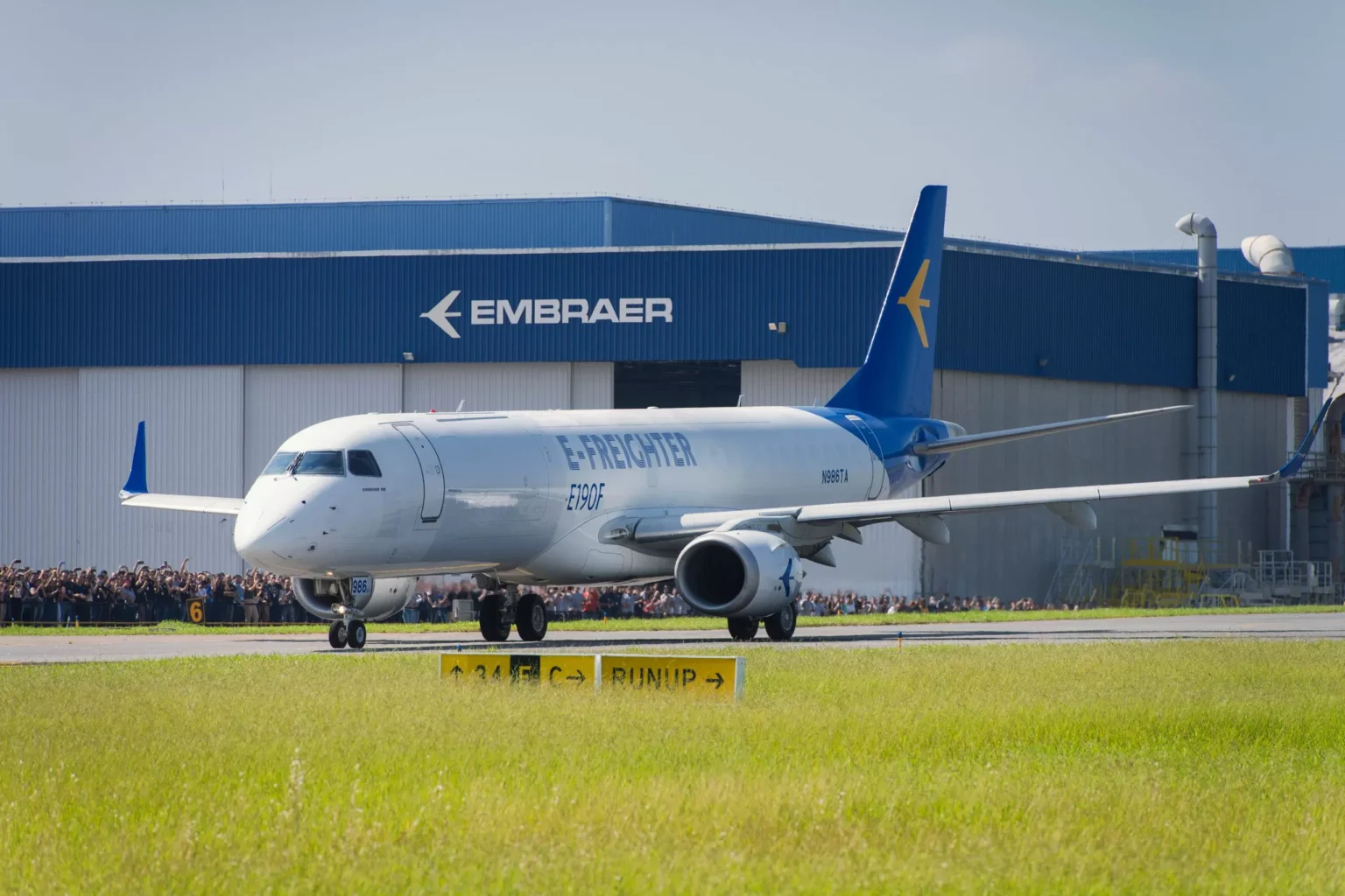Embraer abre 200 vagas de estágio com bolsas de até R$ 2.400 para estudantes de tecnologia e engenharia - Abertura de 200 vagas para seu programa de estágio 2025
