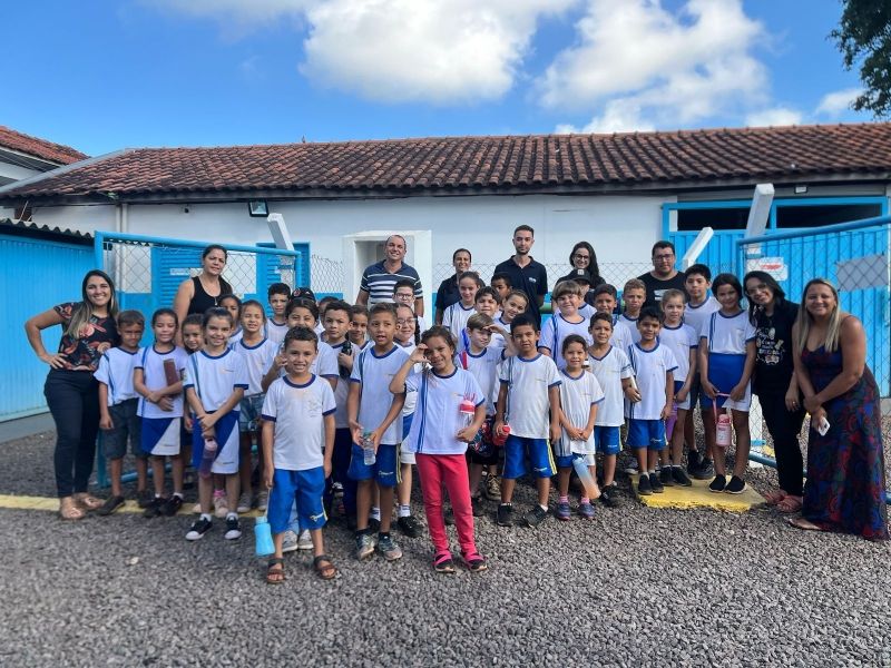 Estudantes visitam Estação de Tratamento de Água em Andradina e aprendem sobre a importância da preservação ambiental - Alunos visitam Estação de Tratamento de Água em Andradina - Foto: Divulgação/Prefeitura Estudantes visitam Estação de Tratamento de Água em Andradina e aprendem sobre a importância da preservação ambiental - Alunos visitam Estação de Tratamento de Água em Andradina - Foto: Divulgação/Prefeitura