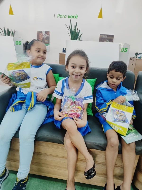 Sicredi leva educação financeira às escolas e transforma aprendizado em brincadeira em Andradina - Andradina participa da Semana Nacional de Educação Financeira