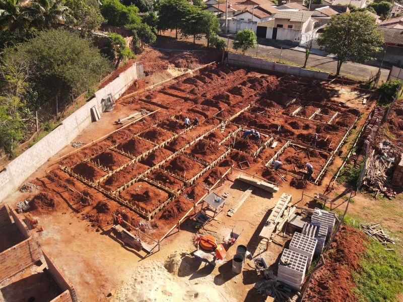 Andradina inicia construção de UBS e escola em tempo integral na Vila Mineira com apoio federal - Começa a construção da nova UBS na Vila Mineira