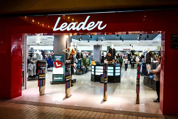 Justiça decreta falência da Leader após dívida de R$ 1,2 bilhão e descumprimento de plano judicial - Fachada de uma das lojas Leader no Rio de Janeiro: rede chegou a operar com mais de 100 unidades pelo Brasil - Lojas Leader/Divulgação