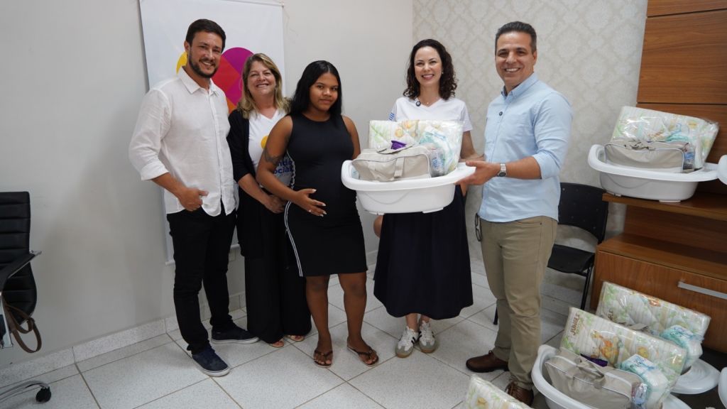 Fundo Social de Araçatuba doa kits de enxoval a gestantes em situação de vulnerabilidade - Fundo Social de Solidariedade de Araçatuba entrega kits de enxoval para 21 gestantes