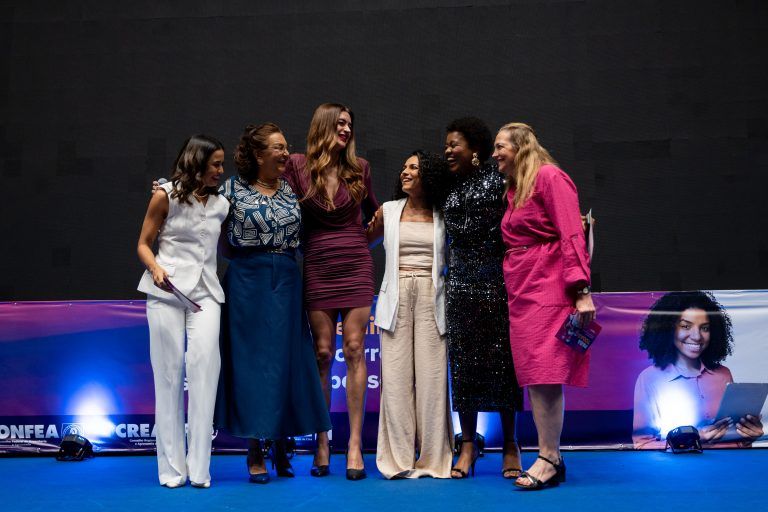 Lideranças femininas em movimento - Lideranças femininas em movimento no CREA-SP