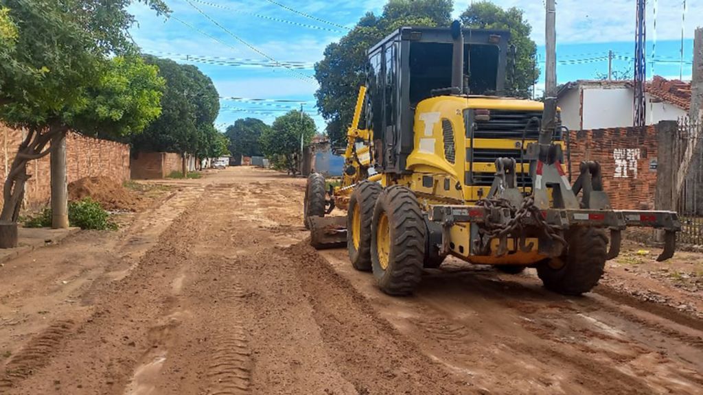 Prefeitura de Araçatuba realiza manutenção emergencial em ruas de Taveira - Manutenção emergencial em ruas de Taveira
