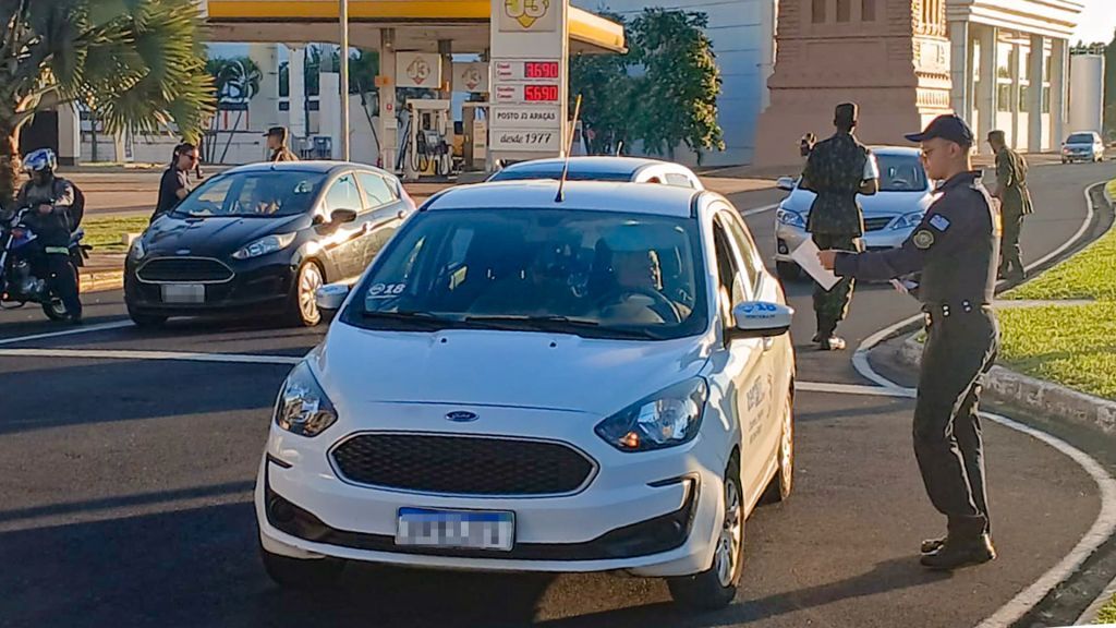 Prefeitura de Araçatuba e Tiro de Guerra fazem ação do Maio Amarelo - Movimento Maio Amarelo em Araçatuba