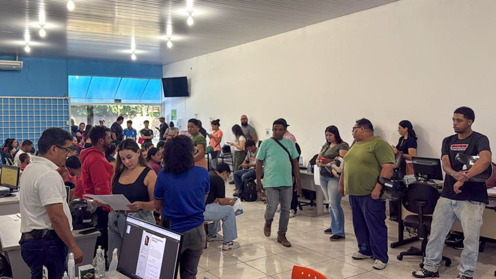 Mutirão do Balcão de Empregos atrai 200 candidatos para 26 vagas de operador de produção em Araçatuba - Mutirão de empregos reúne quase 200 candidatos no Balcão de Araçatuba