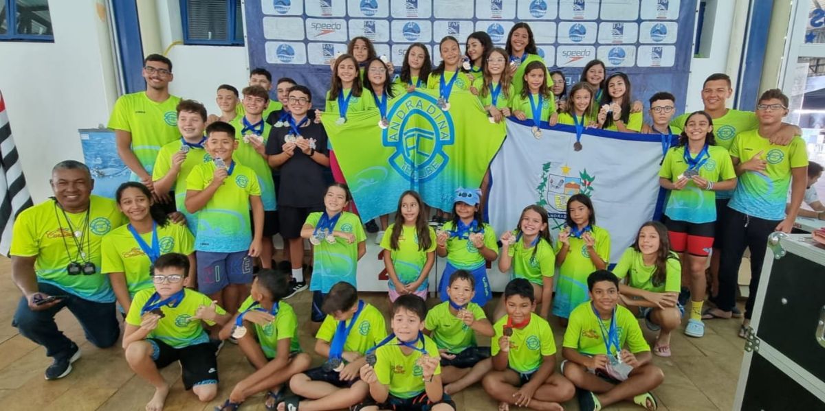 Peixinhos de ouro: natação de Andradina dá show com 104 medalhas - Natação andradinense é destaque em competição