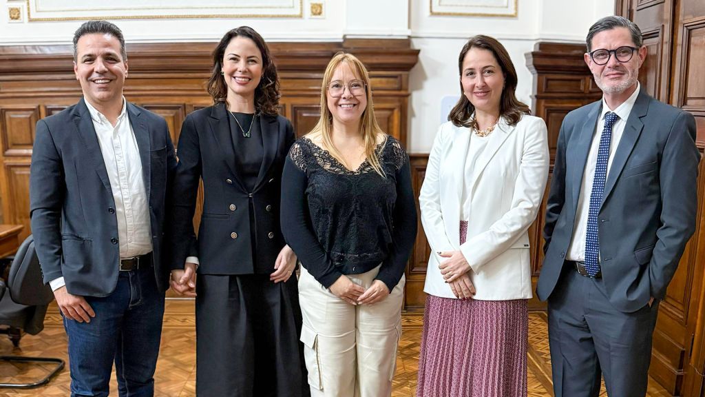 Zanatta articula apoio do Estado para revitalizar patrimônio histórico de Araçatuba - Prefeito apresenta propostas de preservação do patrimônio cultural e parcerias estratégicas à secretária estadual de Cultura 