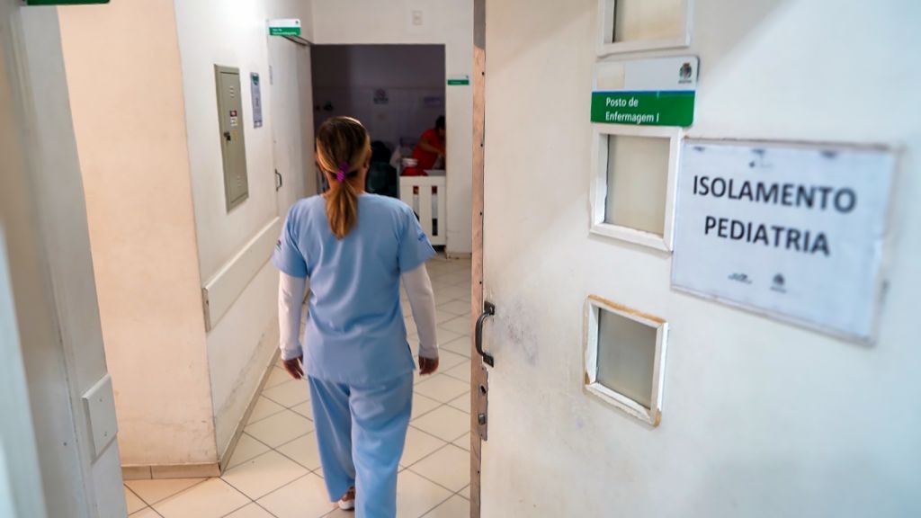 Casos de doenças respiratórias disparam em Araçatuba e lotam Pronto-Socorro Municipal - Pronto-Socorro de Araçatuba registra aumento de pacientes com doenças respiratórias; Saúde alerta para cuidados sanitários