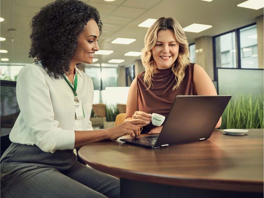 Sicredi registra crescimento expressivo em consórcios e alcança R$ 50 bi em créditos - Resultado positivo em consórcios destaca diversidade do portfólio oferecido pelo Sicredi para segmentos de Agro, Pessoa Física (PF) e Pessoa Jurídica (PJ)