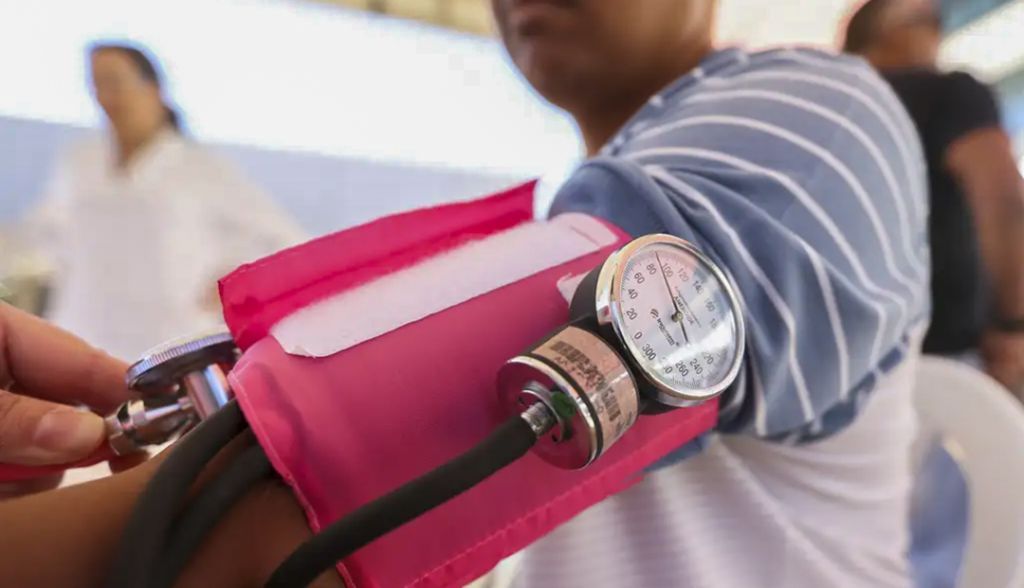 Araçatuba promove ações gratuitas de saúde para combater hipertensão na semana do dia 17 de maio - Secretaria de Saúde de Araçatuba vai promover ações de prevenção e combate à hipertensão arterial