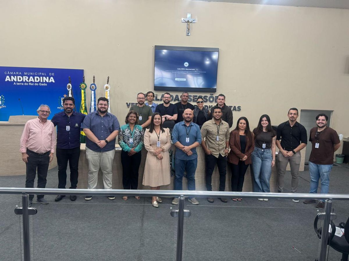Câmara de Andradina promove treinamento com foco em excelência no atendimento - Treinamento na Câmara Municipal