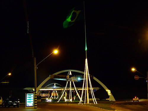 Andradina: Entrada da cidade iluminada - 