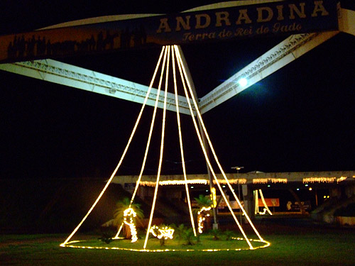 Andradina: Entrada da cidade iluminada - 