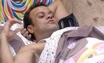 Ex-BBB Daniel ganha réplica da famosa palmeira da casa - 