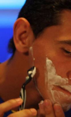 Saiba como fazer a barba sem causar irritação na pele - 