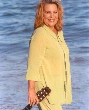 Cantora Wanda Sá cai e quebra três costelas, diz jornal - 
