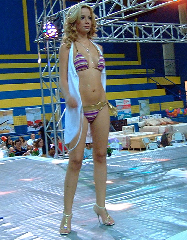 Andradina: Desfile da Angels Modas - 