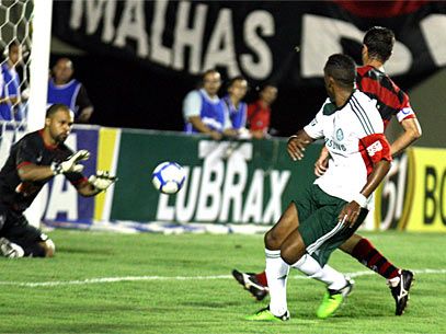 Atlético-GO elimina Palmeiras nos pênaltis e vai à semifinal - Atlético-GO elimina Palmeiras nos pênaltis e vai à semifinal -