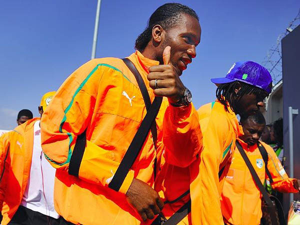 Com Drogba, Costa do Marfim desembarca na África do Sul - Com Drogba, Costa do Marfim desembarca na África do Sul -