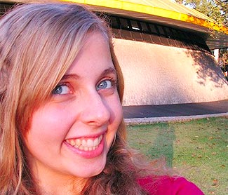 Garota deixa marmanjos para trás e fica em 1º lugar na USP - Garota deixa marmanjos para trás e fica em 1º lugar na USP -