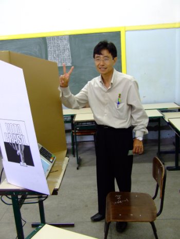 Foto: Jamil Ono votou na escola Teodoro - 