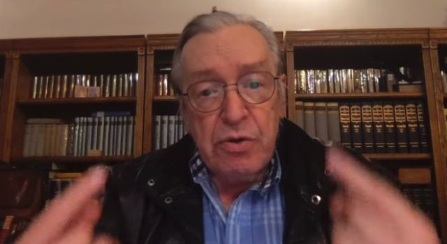 Olavo ataca Bolsonaro e diz que vai derrubar o governo se o presidente continuar sendo "covarde" - Olavo ataca Bolsonaro e diz que vai derrubar o governo se o presidente continuar sendo "covarde" -