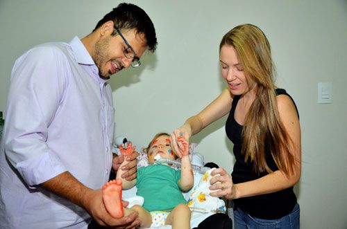 Prefeitura é obrigada a fornecer equipamentos para tratar menina - Prefeitura é obrigada a fornecer equipamentos para tratar menina -
