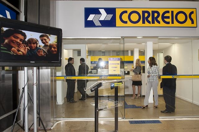 Correios vão operar na área de telefonia móvel - Foto: EBC
