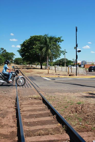 Andradina prepara projeto para retirada dos trilhos do Centro - Foto: Arquivo / Andravirtual