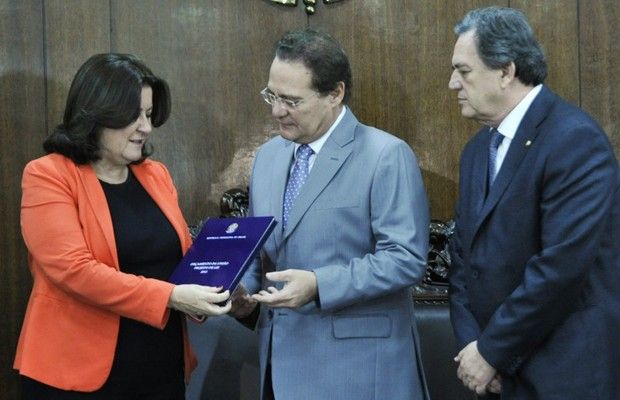 Salário mínimo previsto para 2015 será de R$ 788,06, diz ministra - 