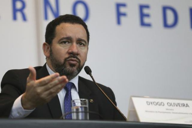 Ministro diz que são falsas notícias de que salário mínimo será reduzido - Foto: Agência Brasil