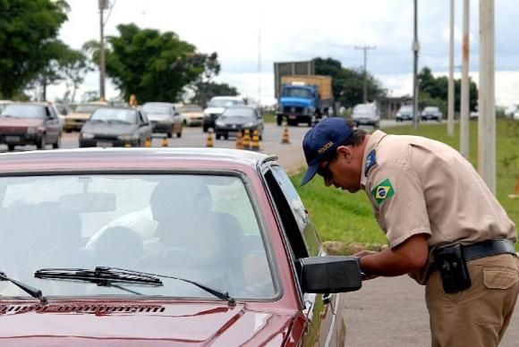 Multas de trânsito ficarão mais caras a partir de 1° de novembro - Infrações gravíssimas, cujo valor de multa atual está em R$ 191,54, passarão a R$ 293,47 - Arquivo/Agência Brasil