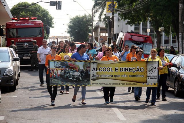 Governo de Andradina inicia Semana Nacional do Trânsito com passeata - As ações de conscientização envolvem pedestres, ciclistas, motociclistas, passageiros e condutores. Foto: Divulgação/Prefeitura