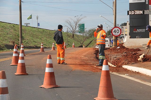 Marginais da Rondon recebem guard-rails em Andradina - Foto: Divulgação/Prefeitura