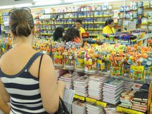 Procon-SP aponta diferença de preço de mais de 450% para mesmo produto escolar - Foto: Agência Brasil