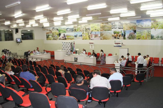 Câmara de Andradina veta exigência de "ficha limpa" - Foto: Jornal Folha Regional