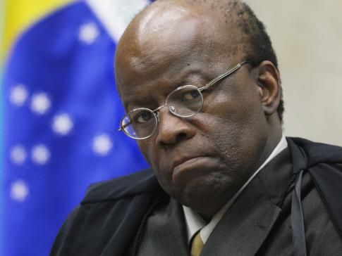 STF nega que Barbosa tenha sido descortês com Dilma - Imagens captadas por determinados ângulos deram margem para versões 