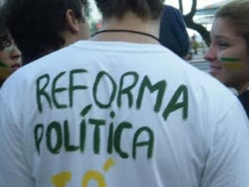 Reforma política se arrasta há mais de 15 anos no Congresso - O relator da matéria, deputado Henrique Fontana (PT-RS), não perdeu ainda a esperança de ver seu relatório ser analisado pelos demais deputados