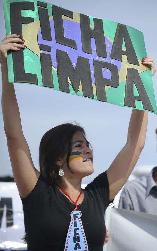 Senado aprova e envia para a Câmara a PEC da Ficha Limpa no Serviço Público - A proposta impede que tomem posse em qualquer cargo da administração direta e indireta do Executivo federal, estadual e municipal. Foto: Fabio Rodrigues Pozzebom/ABr