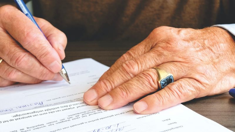 Principais motivos de autuação trabalhista  - Matthias Zomer no Pexels