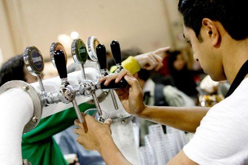 Feira em SP lança novos tipos de cerveja - 