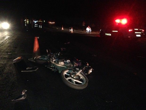 Estudante de 23 anos morre em batida de moto em Araçatuba - Acidente matou estudante que estava indo para a faculdade. Foto: Reprodução TV Tem