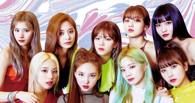 Clipe TWICE "MORE e MORE" M/V - 