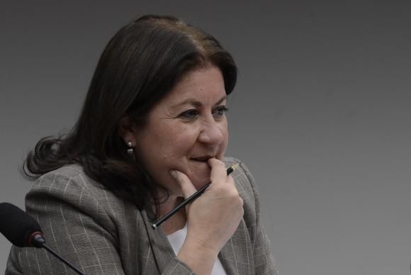 Com nomeação publicada, Miriam Belchior toma posse hoje na presidência da Caixa - A nomeação da ex-ministra do Planejamento Miriam Belchior para assumir a presidência da Caixa Econômica Federal foi publicada na edição de hoje do Diário Oficial da União Valter Campanato/Agência Brasil