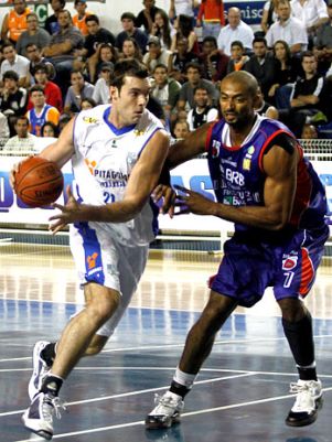 Minas bate Brasília e empata série semifinal do NBB - Minas bate Brasília e empata série semifinal do NBB -