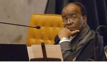 Joaquim Barbosa relatará recurso contra Sarney - 