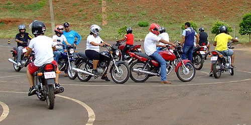 Projeto prevê carta de motorista aos 16 anos - Projeto prevê carta de motorista aos 16 anos -