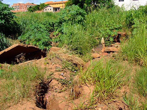 Andradina: Buraco em entrada da cidade - 